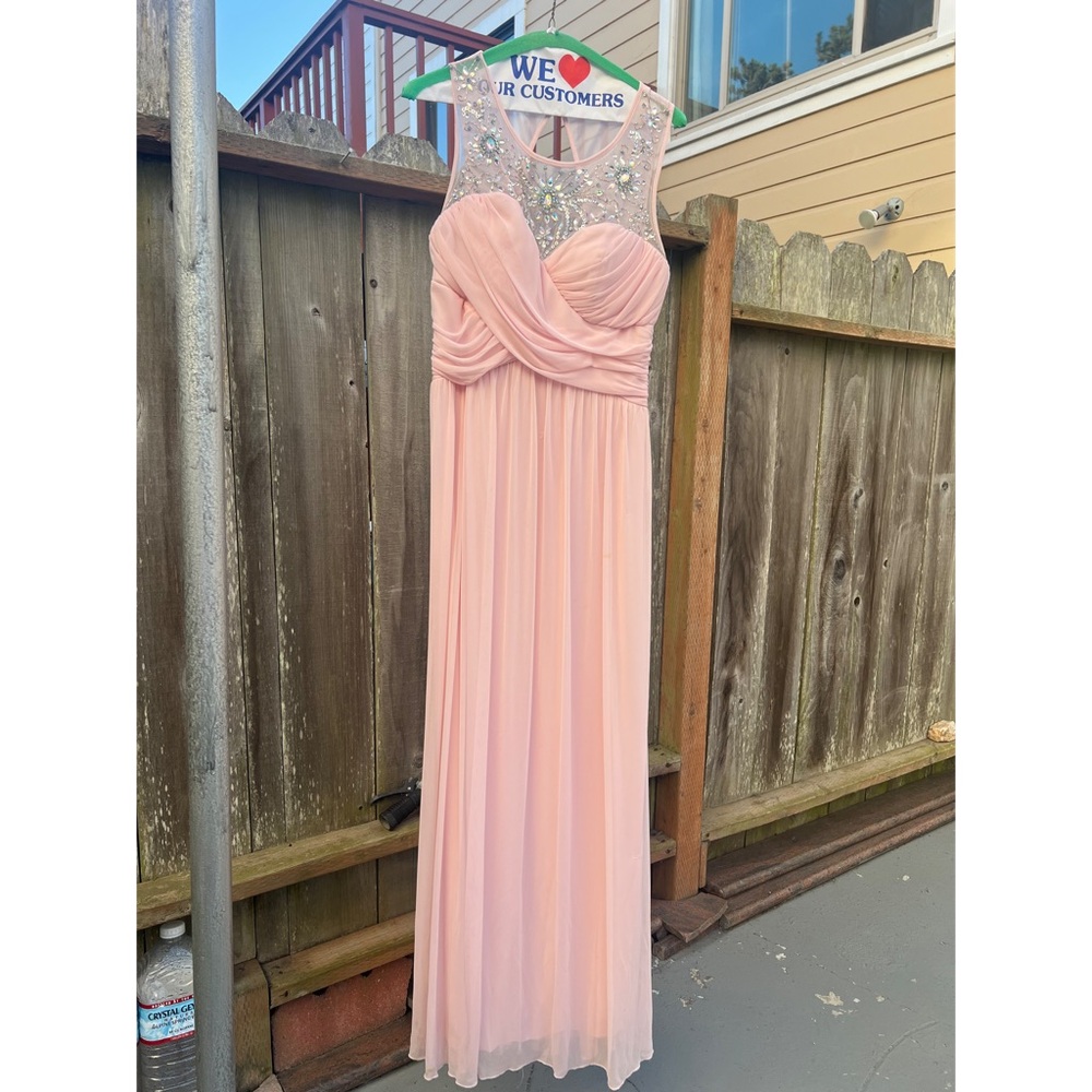 Elegant Pink Sleeveless Gown